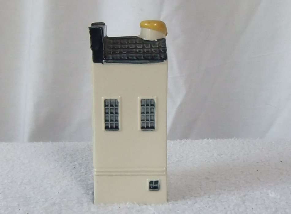 A VINTAGE BLUE DELFTS PORCELAIN HOUSE NUMBER 47 MADE FOR KLM AIRLINES FULL OF BOLS BRANDY !! SWEET !