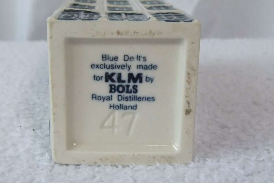 A VINTAGE BLUE DELFTS PORCELAIN HOUSE NUMBER 47 MADE FOR KLM AIRLINES FULL OF BOLS BRANDY !! SWEET !