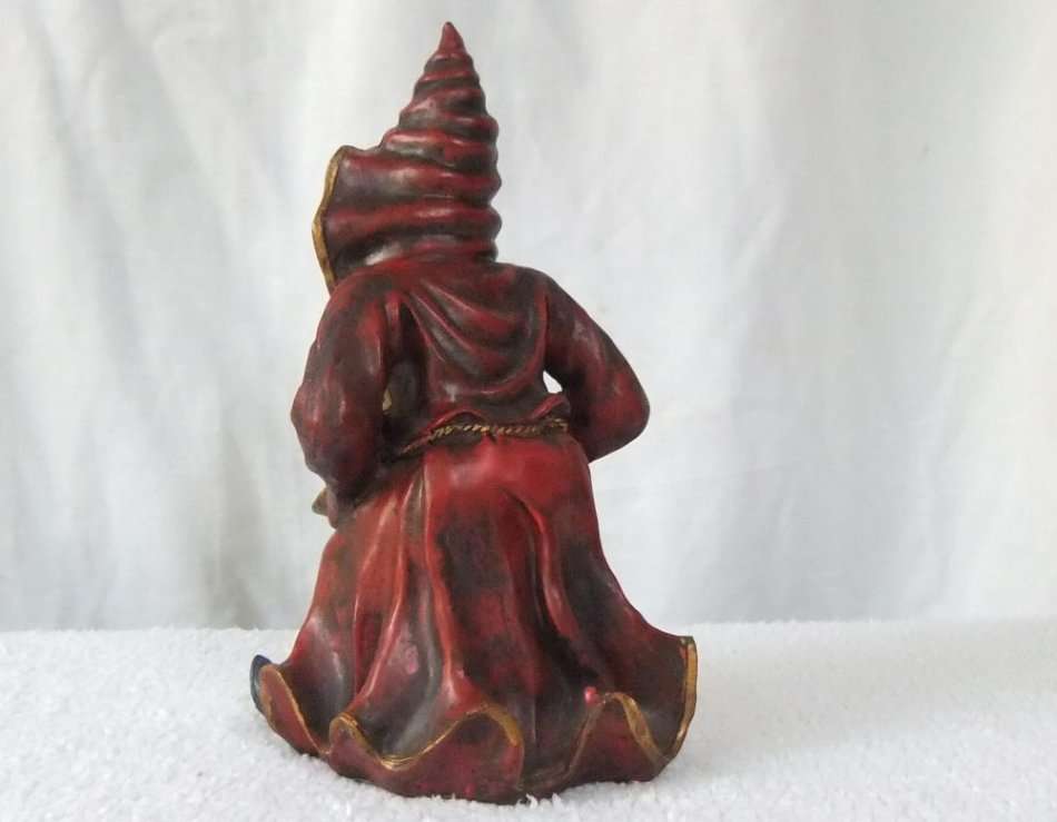 HAAI OO HEKSIE !! A FABULOUS LARGE VINTAGE HAND PAINTED FIGURE OF A SAXOPHONE PLAYING WITCH !!