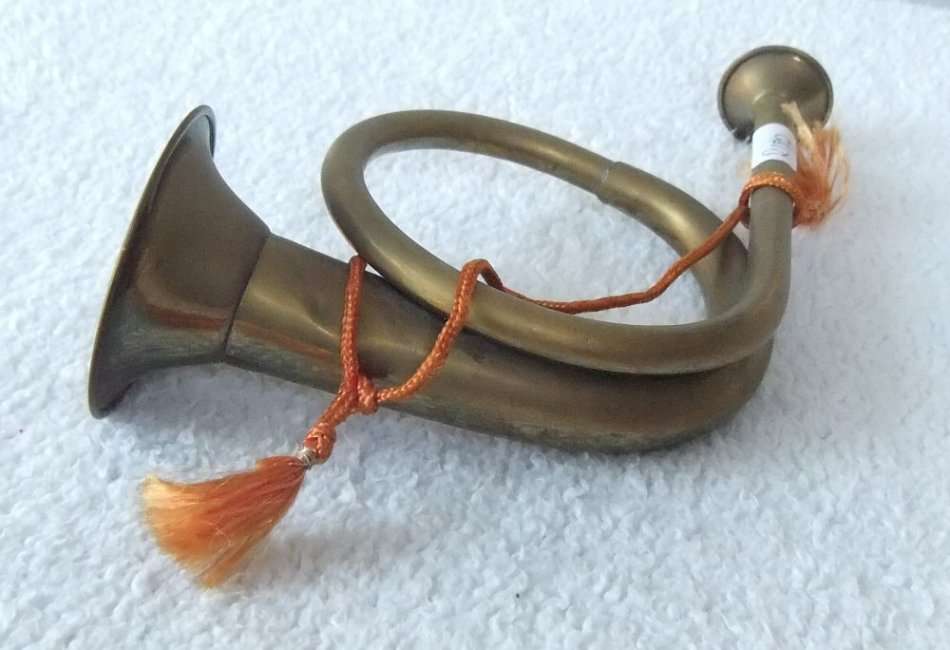 A VERY COOL MILITARY LOOKING BRASS HORN MUSICAL INSTRUMENT ...NO IDEA HOW TO USE IT BUT LOOKS GREAT