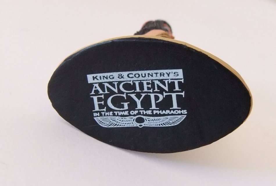 A SUPERBLY DETAILED HAND PAINTED SOLID LEAD FIGURE OF AN EGYPTIAN GODDESS BY KING AND COUNTRY !! WOW