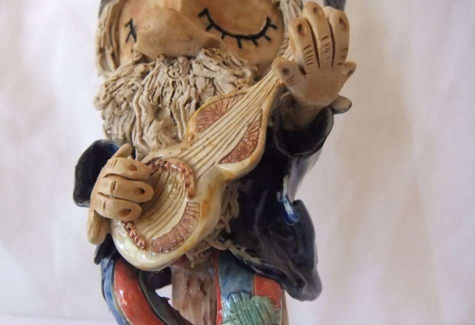 WOW !! A CHARMING VINTAGE SIGNED HAND PAINTED FAIRY MAN SCULPTURE BY CARA TURNER OF IRELAND !!
