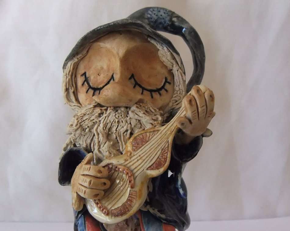 WOW !! A CHARMING VINTAGE SIGNED HAND PAINTED FAIRY MAN SCULPTURE BY CARA TURNER OF IRELAND !!