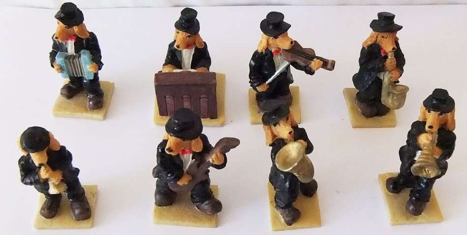 FOR K9 LOVERS !! A VERY CHARMING 8 PIECE RESIN COMPOSITE DOGGY BAND !! TOO SWEET !!