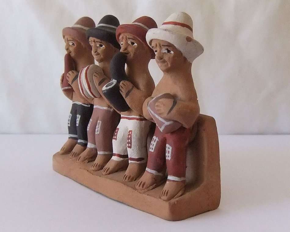 FOLK ART !! A CHARMING VINTAGE HAND PAINTED POTTERY GROUP OF MUSICIANS ORNAMENT !! FROM URUGUAY !!