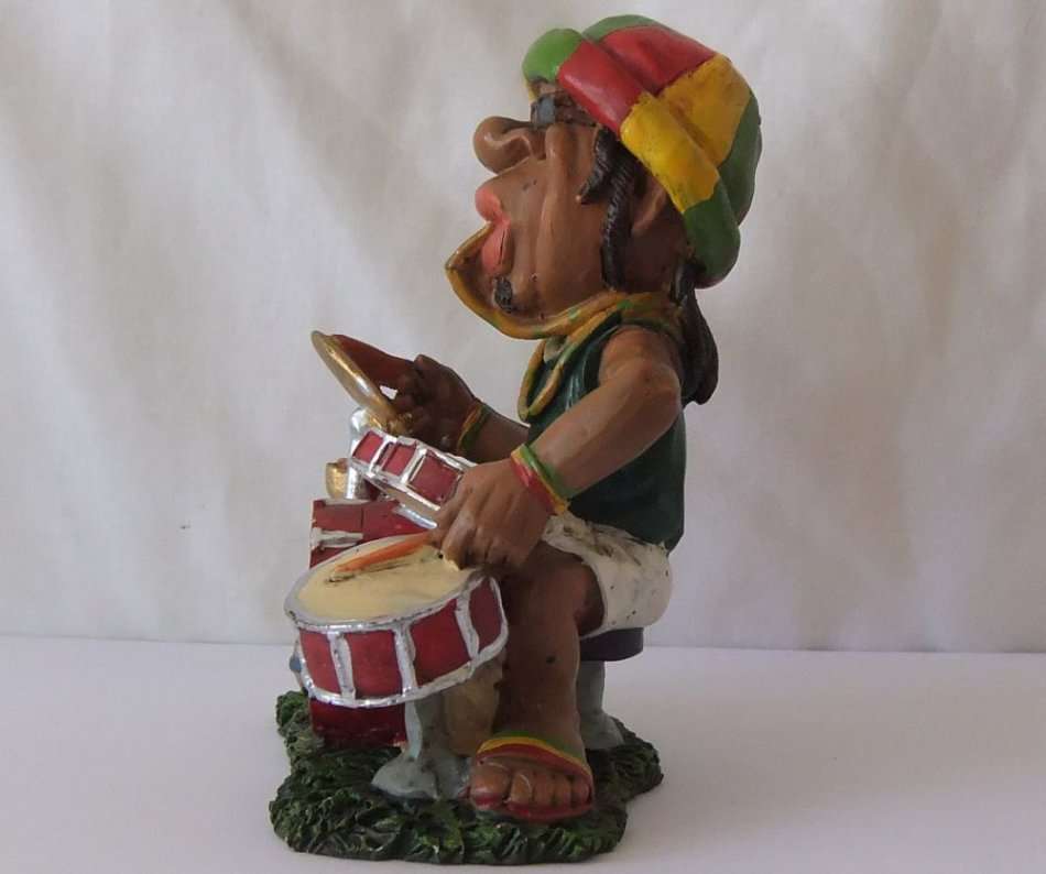 LEGALIZE IT,YE,YE, DONT CRITISIZE IT..A DOPE VINTAGE SOLID RESIN COMPOSITE FIGURE OF A RASTA DRUMMER