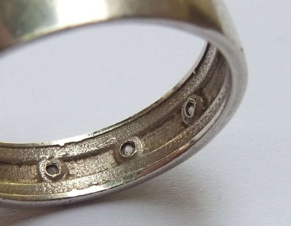 EXTRA BIG !! A MAGNIFICENT QUALITY SOLID STERLING SILVER DESIGNER RING SET WITH 3 FACETED STONES !!