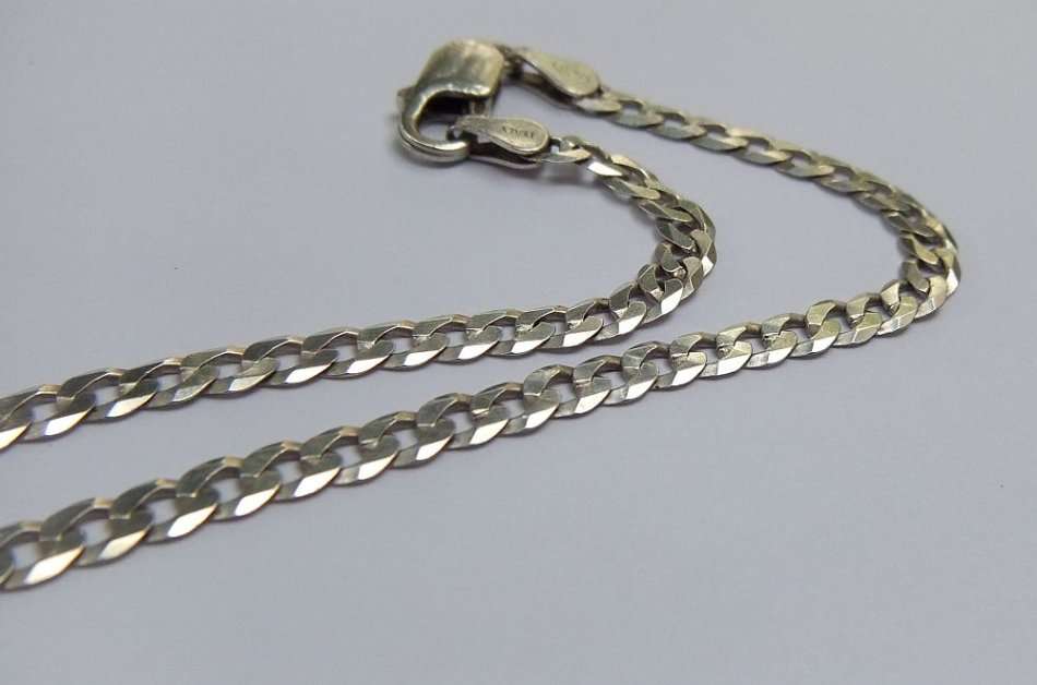 COOL !! A GREAT QUALITY 51 CM SOLID STERLING SILVER NECKLACE WITH SLIGHTLY OVERSIZED CLASP !! WOW !!