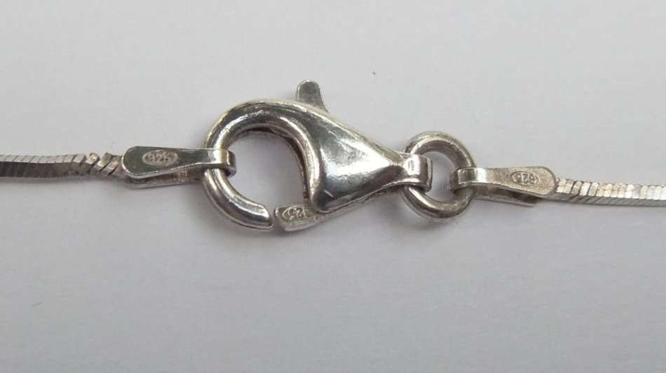 WOW !! A STUNNING AND STYLISH STERLING SILVER NECKLACE WITH 3 DECORATED TASSELS !! TAKE A LOOK !!