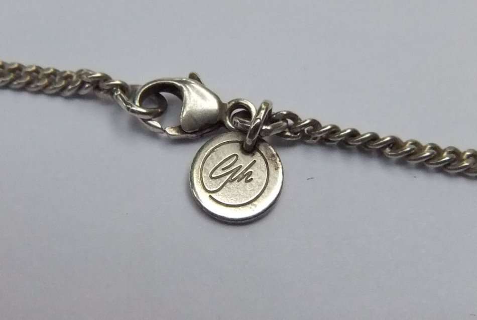 A GREAT QUALITY DESIGNER STERLING SILVER NECKLACE WITH A STERLING SILVER HINGED HAND PENDANT !! WOW