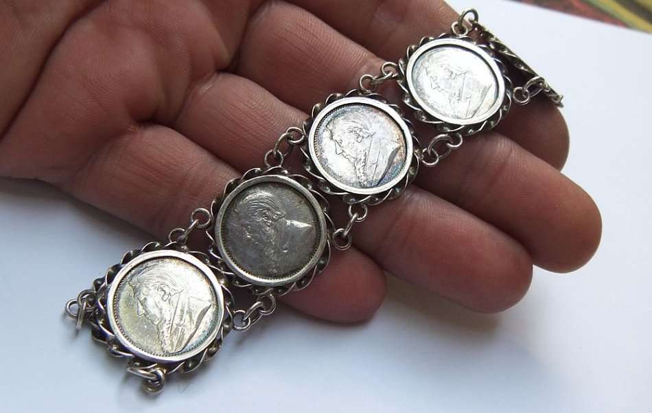 A SUPER RARE OLD SOLID STERLING SILVER " PAUL KRUGER " Z.A.R COIN BRACELET IN EXCELLENT CONDITION