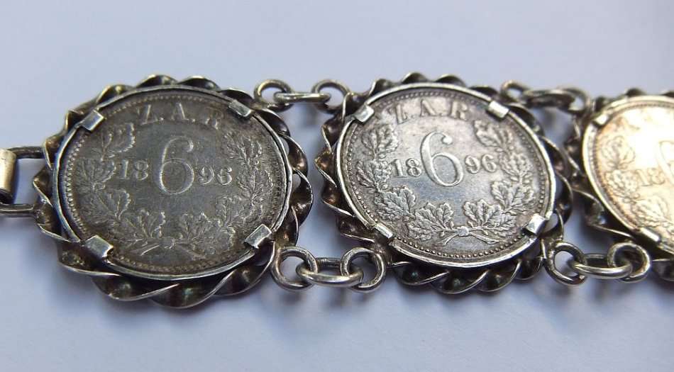 A SUPER RARE OLD SOLID STERLING SILVER " PAUL KRUGER " Z.A.R COIN BRACELET IN EXCELLENT CONDITION