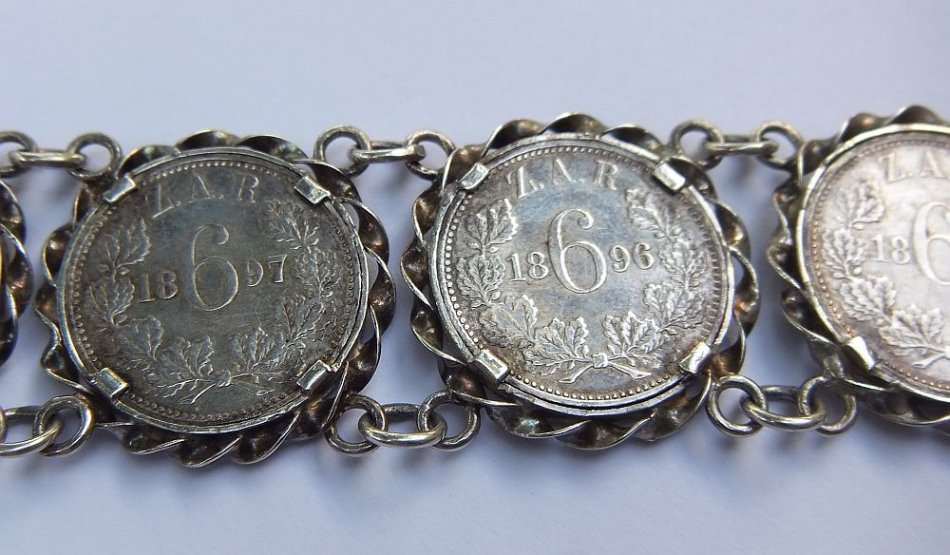 A SUPER RARE OLD SOLID STERLING SILVER " PAUL KRUGER " Z.A.R COIN BRACELET IN EXCELLENT CONDITION