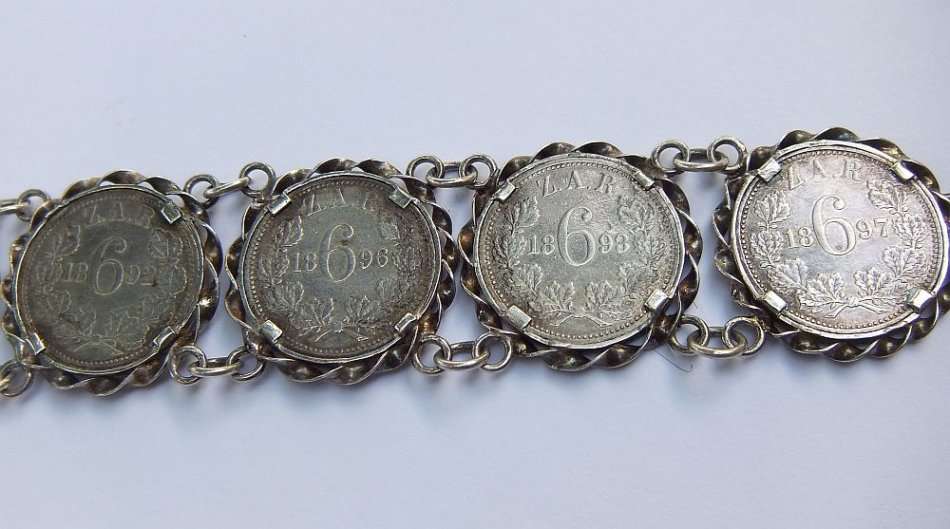A SUPER RARE OLD SOLID STERLING SILVER " PAUL KRUGER " Z.A.R COIN BRACELET IN EXCELLENT CONDITION