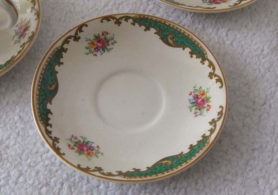 A VINTAGE PORCELAIN ESPRESSO SET BY MYOTT ENGLAND IN GREAT CONDITION