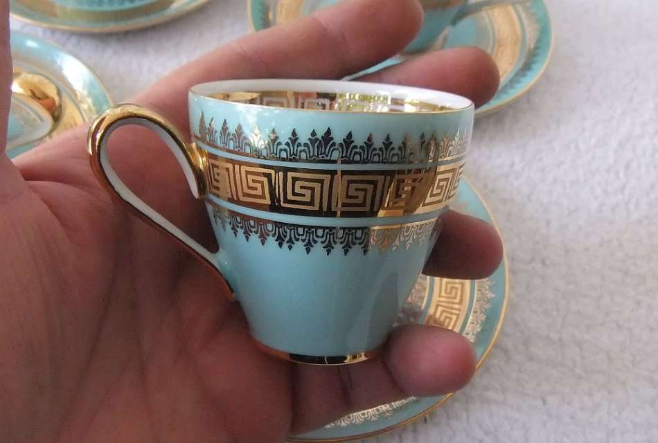 A RARE VINTAGE KPM GERMANY PORCELAIN ESPRESSO SET WITH 24KT GOLD GILT DECORATION