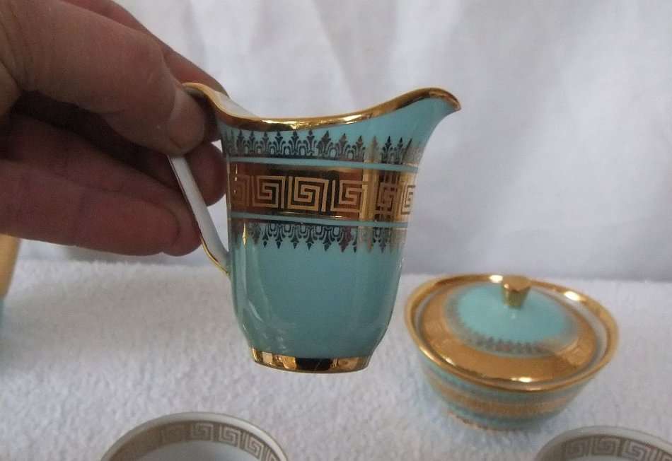 A RARE VINTAGE KPM GERMANY PORCELAIN ESPRESSO SET WITH 24KT GOLD GILT DECORATION