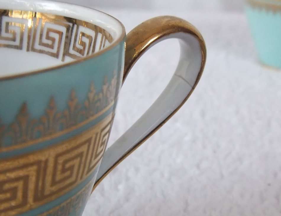 A RARE VINTAGE KPM GERMANY PORCELAIN ESPRESSO SET WITH 24KT GOLD GILT DECORATION