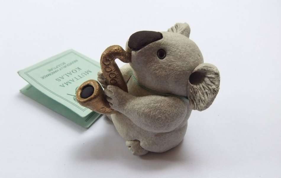 R1 START !! A POTTERY KOALA BY MUTAMMA POTTERIES HANDMADE IN AUSTRALIA