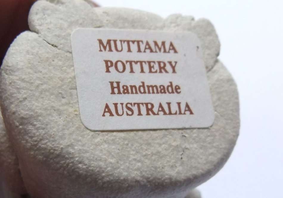 R1 START !! A POTTERY KOALA BY MUTAMMA POTTERIES HANDMADE IN AUSTRALIA