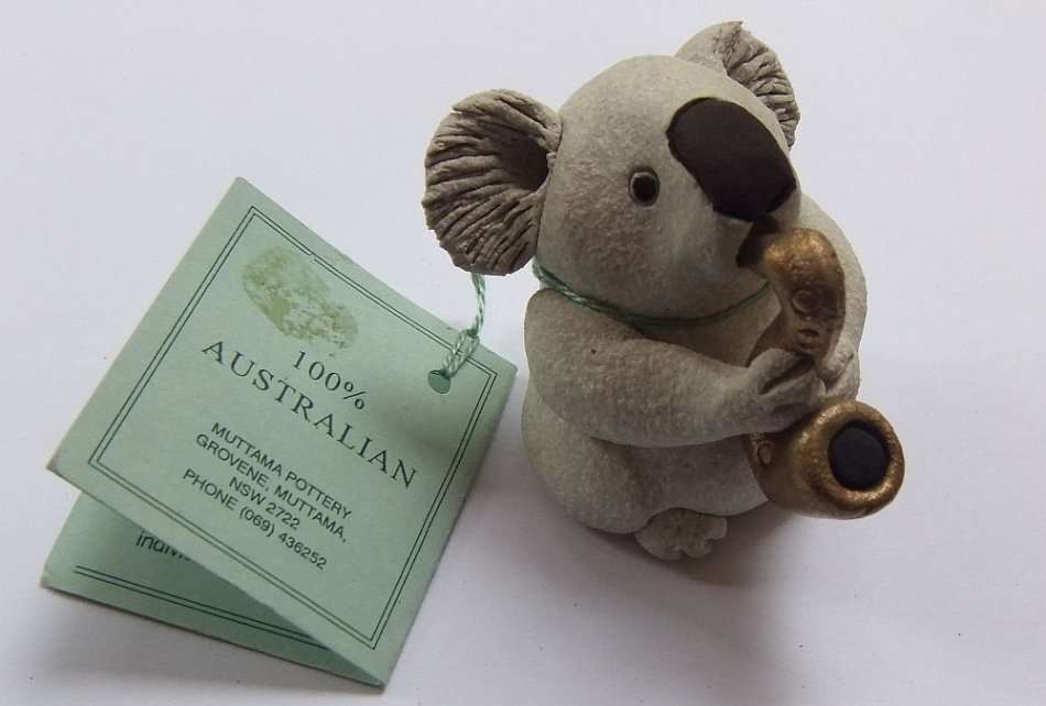 R1 START !! A POTTERY KOALA BY MUTAMMA POTTERIES HANDMADE IN AUSTRALIA
