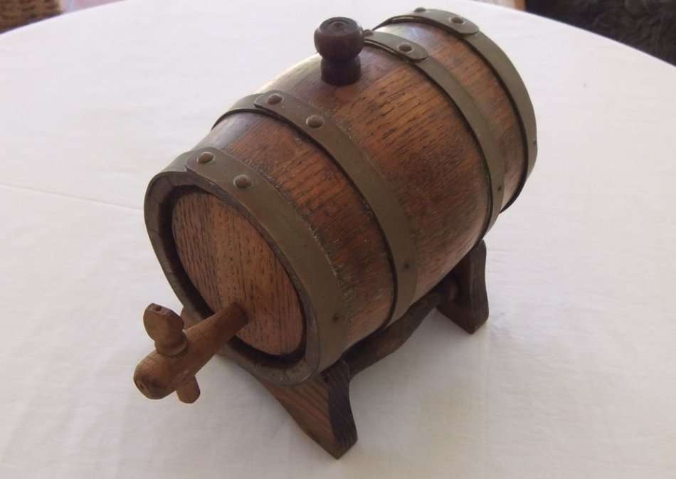 TOO CUTE !! A SMALLER VINTAGE WOOD AND COPPER / BRASS WINE VAT ORNAMENT WITH TAP