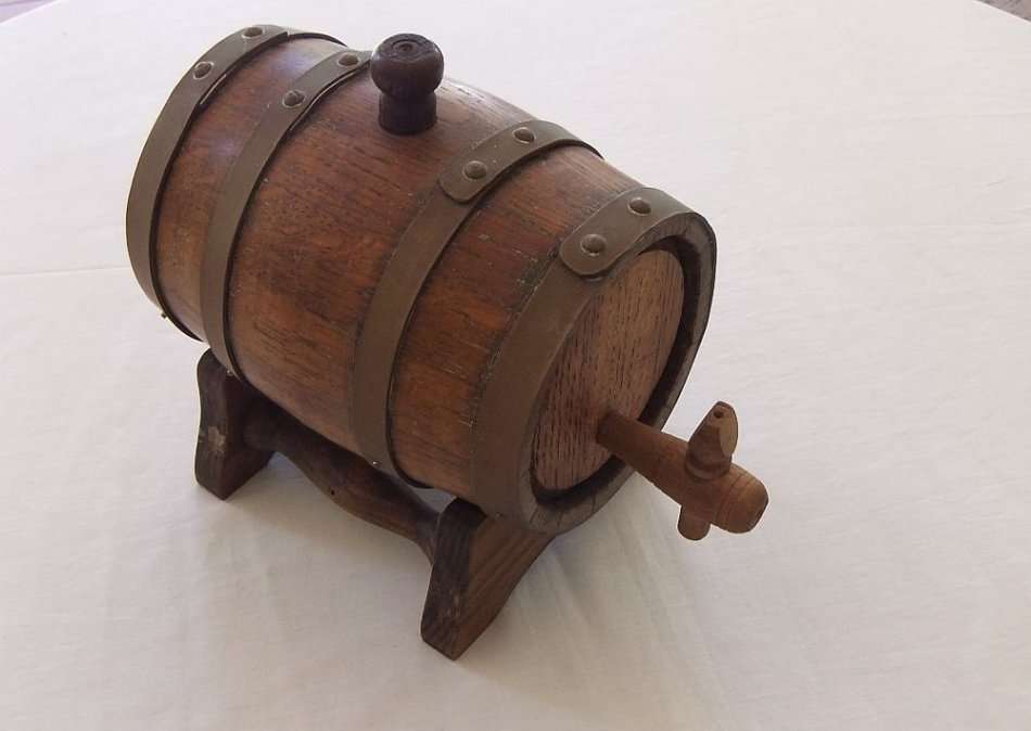 TOO CUTE !! A SMALLER VINTAGE WOOD AND COPPER / BRASS WINE VAT ORNAMENT WITH TAP