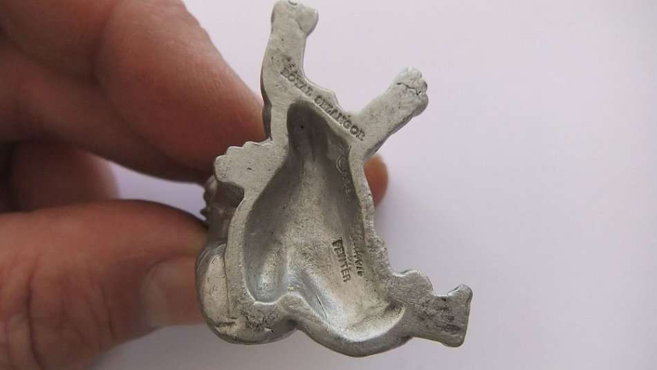 VINTAGE PEWTER LIONS FIGURE - ROYAL SELANGOR