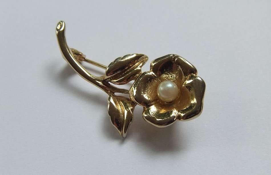 VINTAGE FLOWER BROOCH