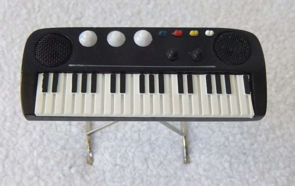 A MODEL OF A KEYBOARD
