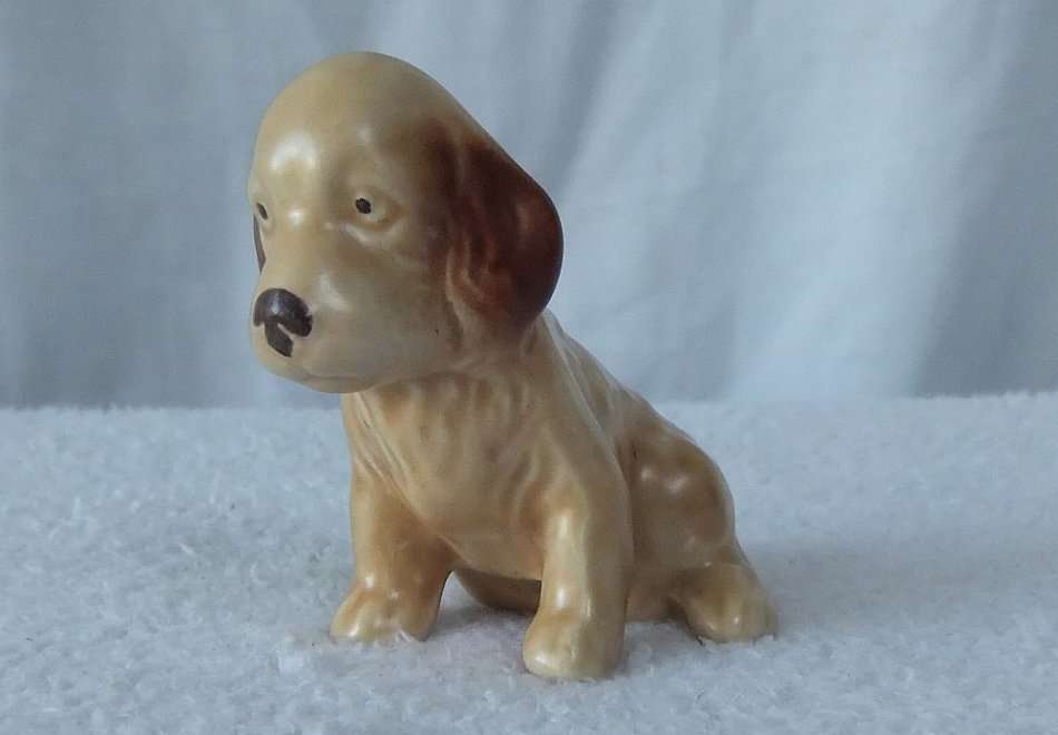 R1 START !! A RARE VINTAGE PORCELAIN PUPPY BY SYLVAC ENGLAND