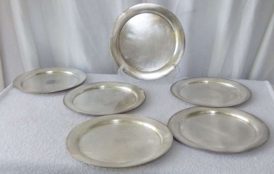 AN EXCEPTIONALLY RARE SET OF 6 E.P.N.S ( SILVER PLATE ) CAKE PLATES - VERY VERY LAANIE HEY
