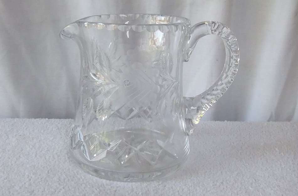 TOP CLASS !! AN EXQUISITE OLD CUT GLASS WATER JUG IN GREAT CONDITION FOR AGE - LOOK
