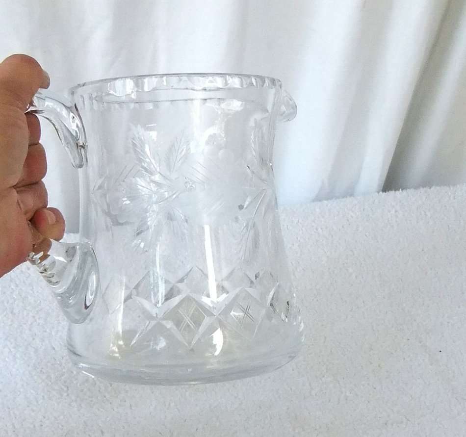 TOP CLASS !! AN EXQUISITE OLD CUT GLASS WATER JUG IN GREAT CONDITION FOR AGE - LOOK