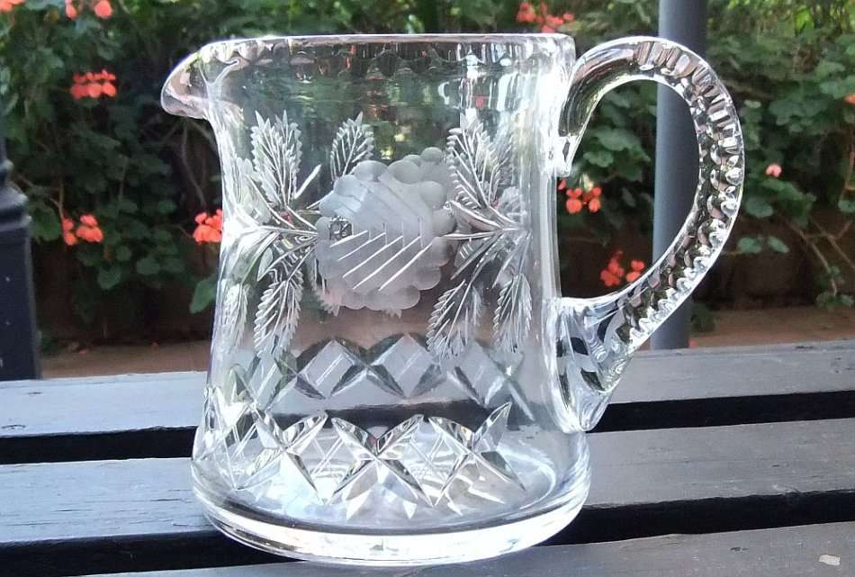 TOP CLASS !! AN EXQUISITE OLD CUT GLASS WATER JUG IN GREAT CONDITION FOR AGE - LOOK
