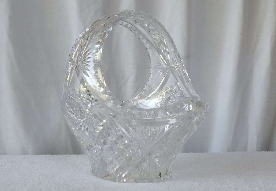 A BEAUTIFUL BIG AND HEAVY OLD CUT GLASS FRUIT BASKET IN AMAZING CONDITION FOR AGE