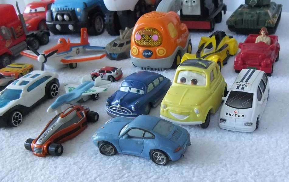 A CUTE JOBLOT OF CARS WITH EYES FROM DISNEY ./ PIXAR PLUS OTHER PLASTIC VEHICLES !! BID FOR THE LOT