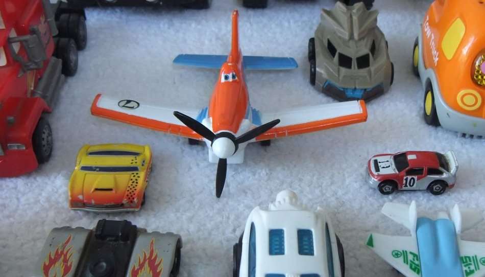 A CUTE JOBLOT OF CARS WITH EYES FROM DISNEY ./ PIXAR PLUS OTHER PLASTIC VEHICLES !! BID FOR THE LOT