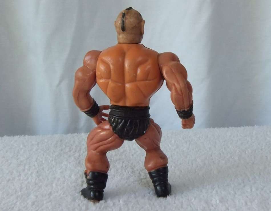 R1 START !! A VINTAGE BAD GUY FIGURE OR WRESTLER TOY