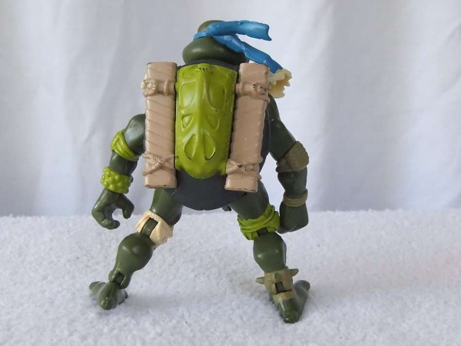 R1 START !! A 2005 LEONARDO NINJA TURTLE FIGURE - TMNT