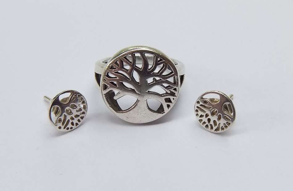 SPECIAL DEAL !! A SOLID STERLING SILVER TREE OF LIFE RING WITH STERLING SILVER TREE OF LIFE EARRINGS