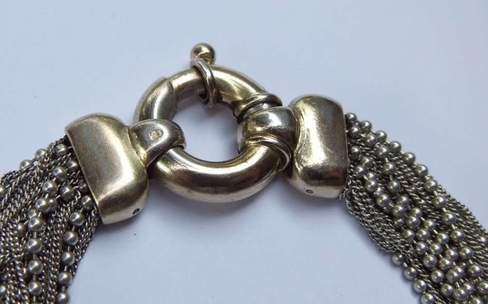 WOW ! WOW ! WOW !! A MAGNIFICENT HALLMARKED STERLING SILVER DESIGNER MULTI STRAND BRACELET !! 40 GR