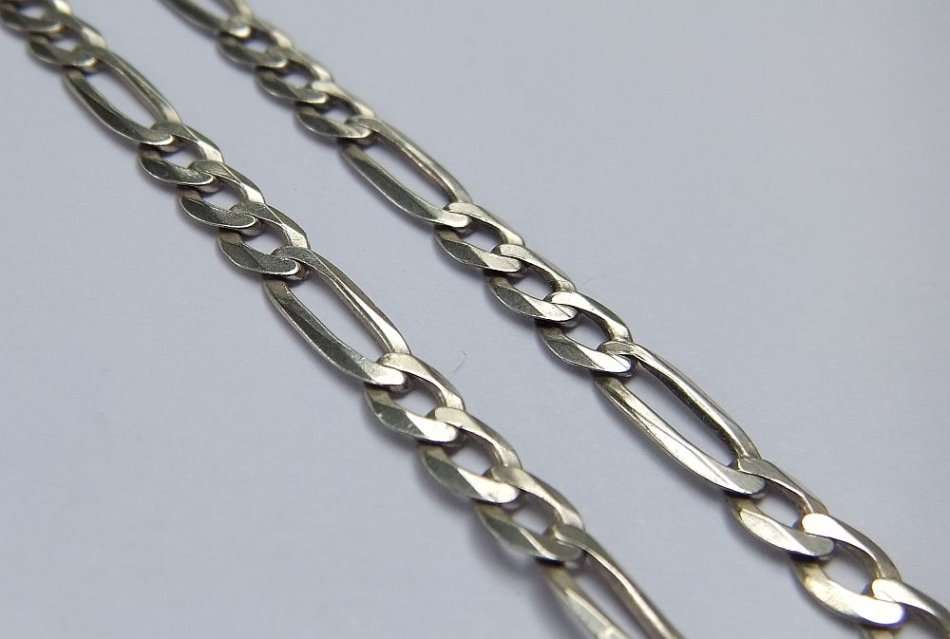 A GOOD QUALITY STERLING SILVER FIGARO STYLE NECKLACE WITH A SOLID STERLING SILVER CROSS PENDANT !!