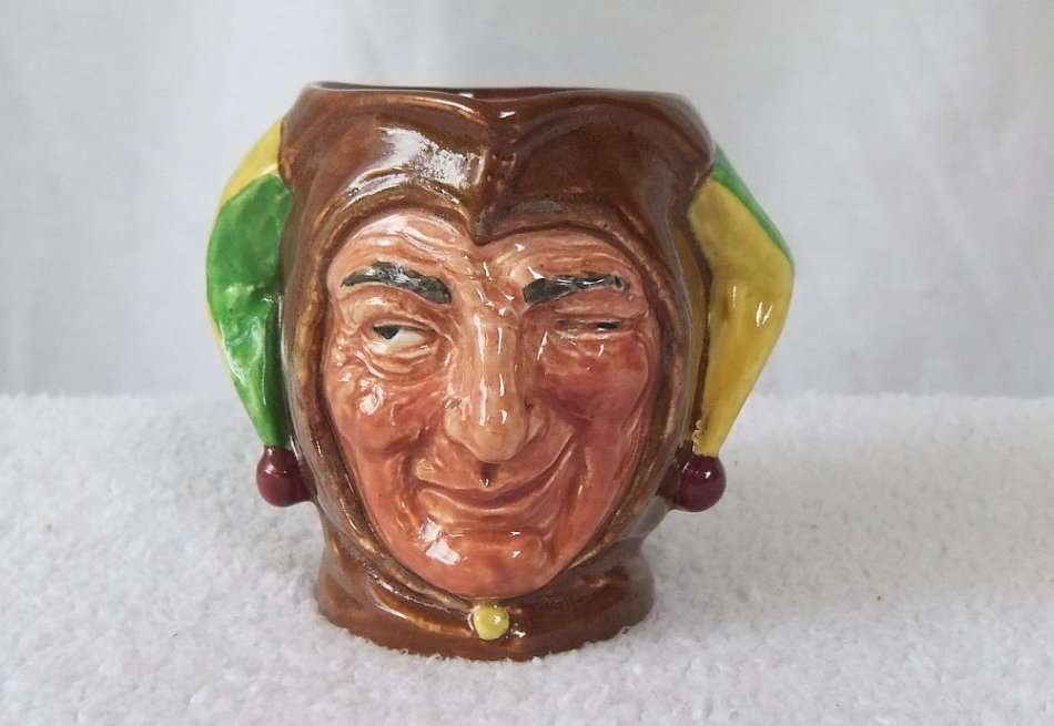 AN AWESOME OLD ""JESTER"" CHARACTER JUG BY ROYAL DOULTON OF ENGLAND !! NO DAMAGE !!