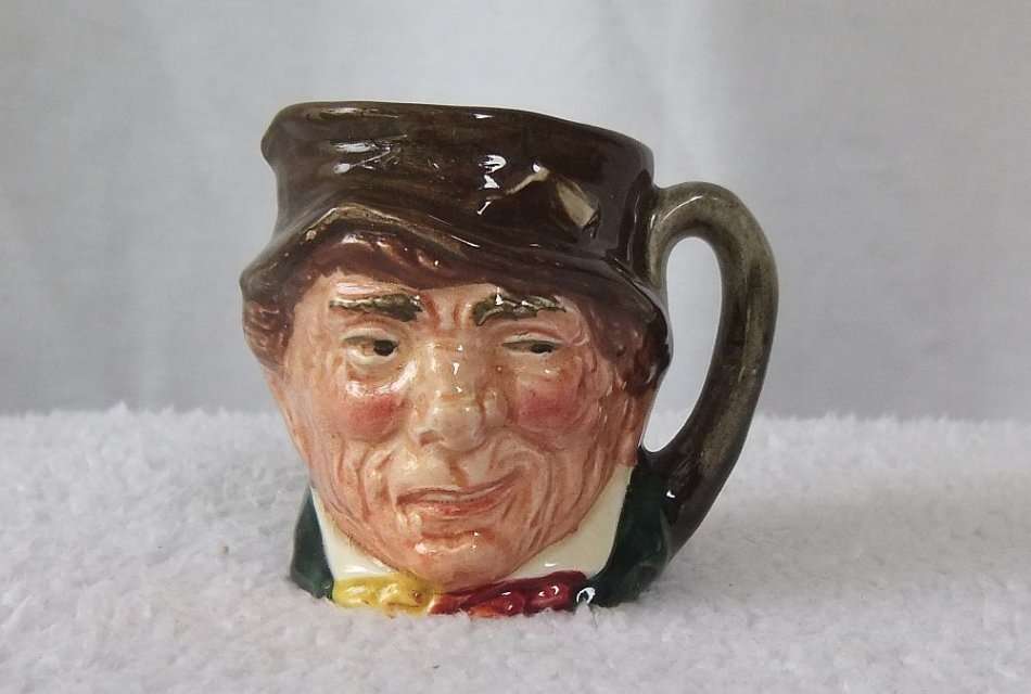 AN EARLIER 1900`S CHARACTER JUG ENTITLED "PADDY" MADE BY ROYAL DOULTON OF ENGLAND !! NO DAMAGE !!
