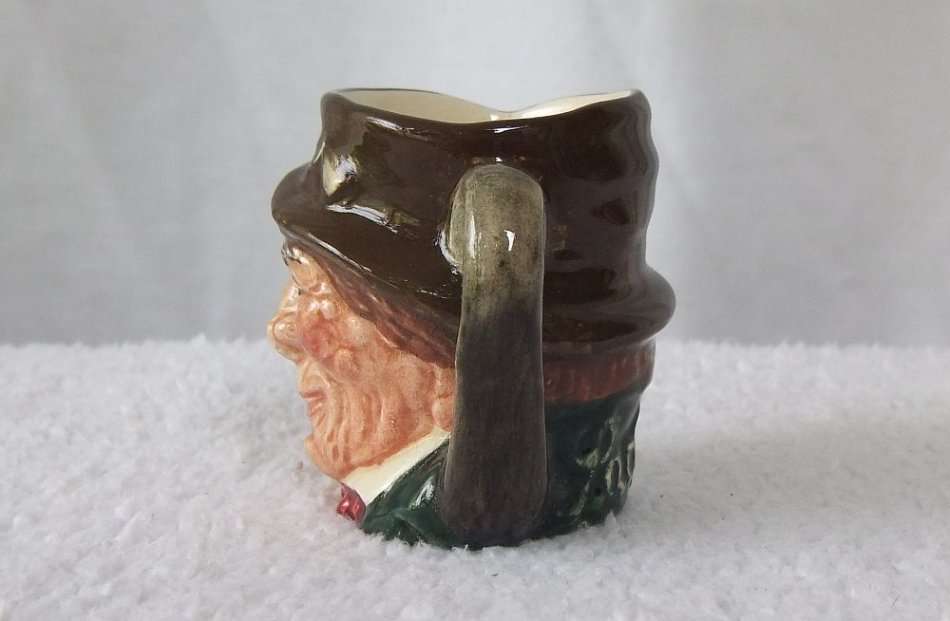 AN EARLIER 1900`S CHARACTER JUG ENTITLED "PADDY" MADE BY ROYAL DOULTON OF ENGLAND !! NO DAMAGE !!