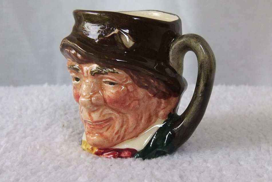 AN EARLIER 1900`S CHARACTER JUG ENTITLED "PADDY" MADE BY ROYAL DOULTON OF ENGLAND !! NO DAMAGE !!