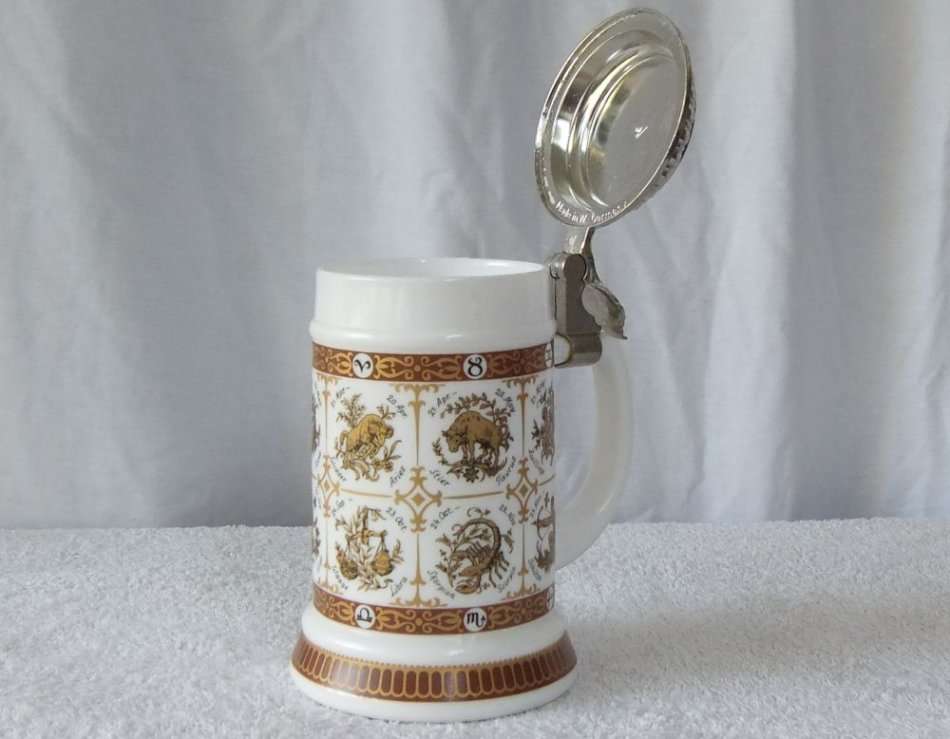 MUST SEE !! BMF Original Bierseidel German Milk Glass HOROSCOPE Stein Made in West Germany