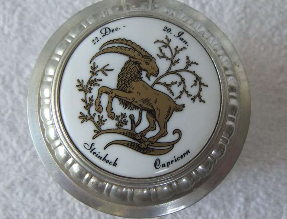 MUST SEE !! BMF Original Bierseidel German Milk Glass HOROSCOPE Stein Made in West Germany