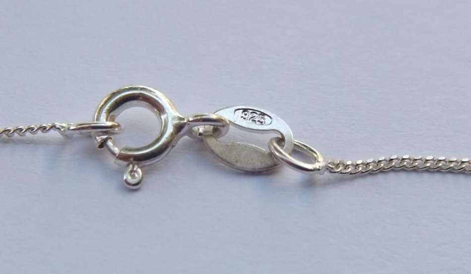 A "MAGICAL" STERLING SILVER CELTIC MOTIF PENDANT WITH A COMPLIMENTARY 50CM STERLING SILVER NECKLACE